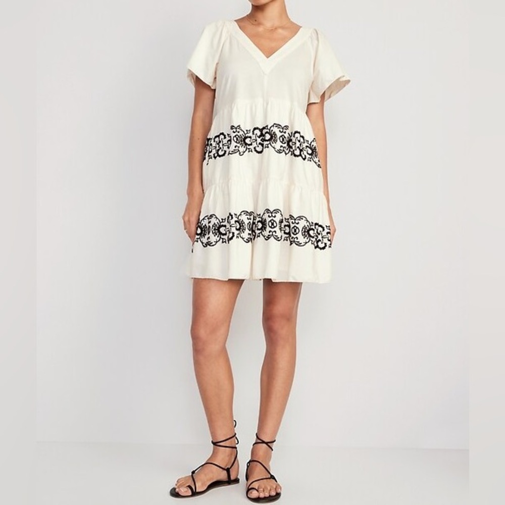 Old Navy Cream and Black Flutter Sleeve Embroidered Sundress Mini Swing Dress S